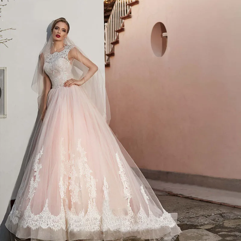 

Eightree 2019 Elegant Lace Wedding Dresses Sleeveless Appliques Back Lace Pink Ball Gown Plus Size Custom Made Bridal Gowns Veil