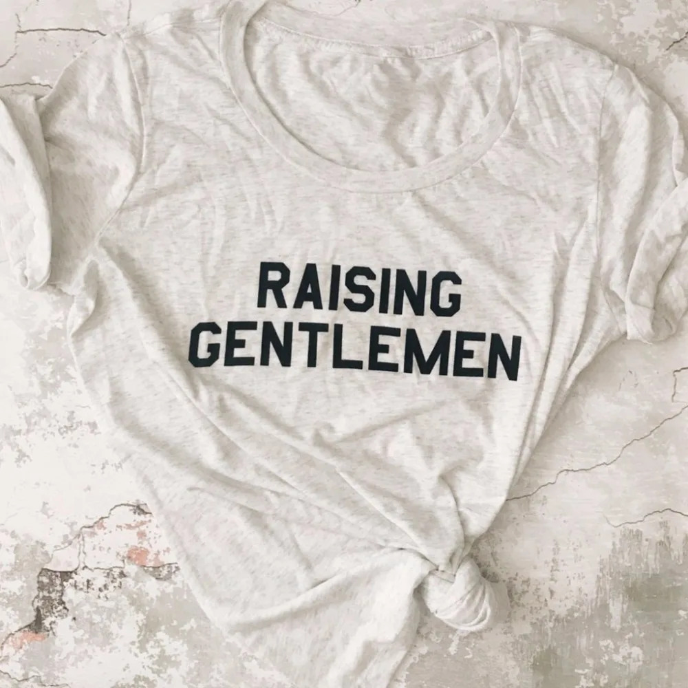 Футболка с надписью RAISING GENTLEMEN женские Забавные футболки графикой Летний стиль