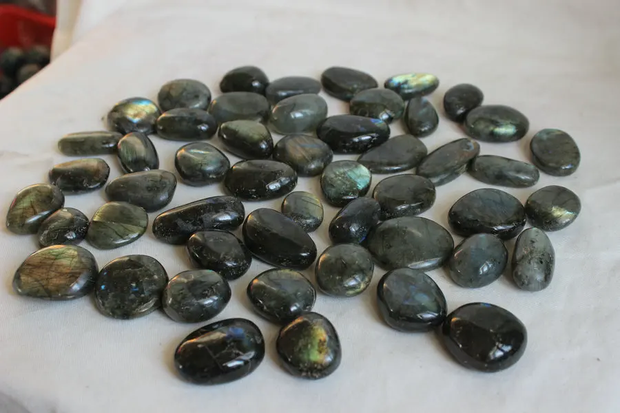 50 шт. натуральный Радужный лабрадорит хрустальный камень покрытый пальмовым