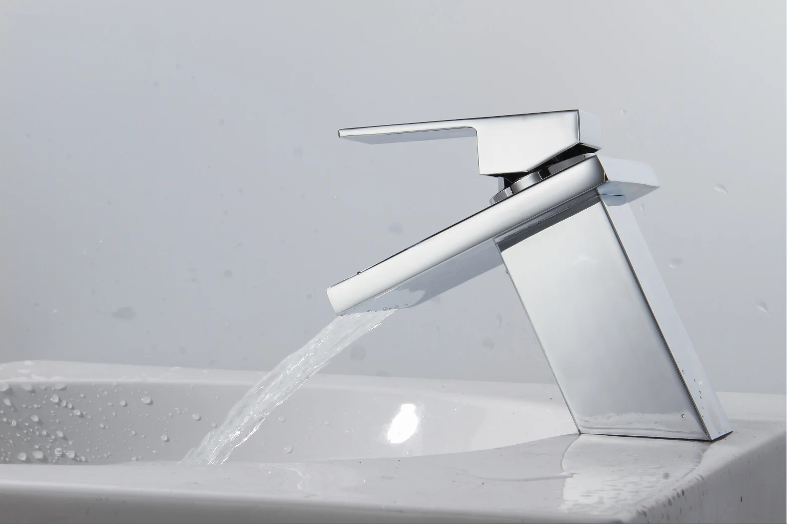 Медный смеситель для раковины HongJing Sifang с широким водопадом оптом|water heater faucet|water
