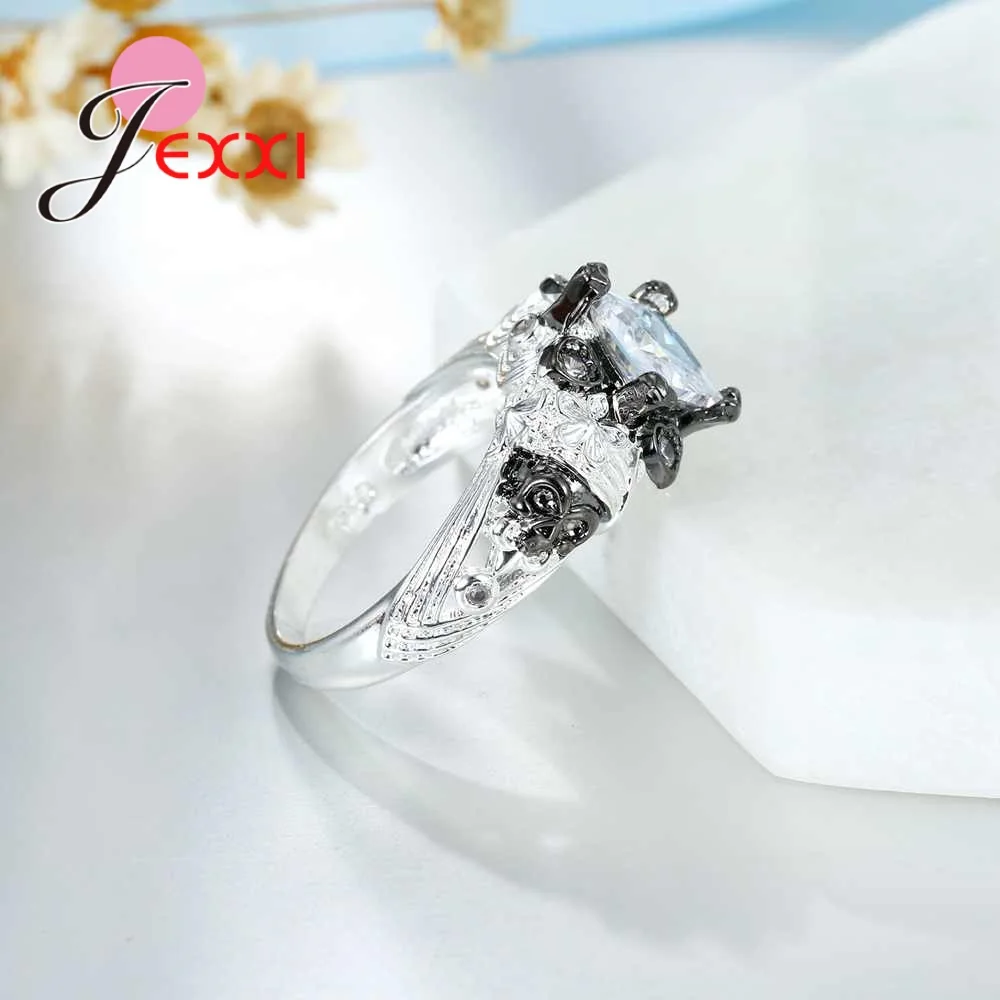 Квадратные Кольца в стиле панк с белыми кристаллами и 4 сердечками кольца на