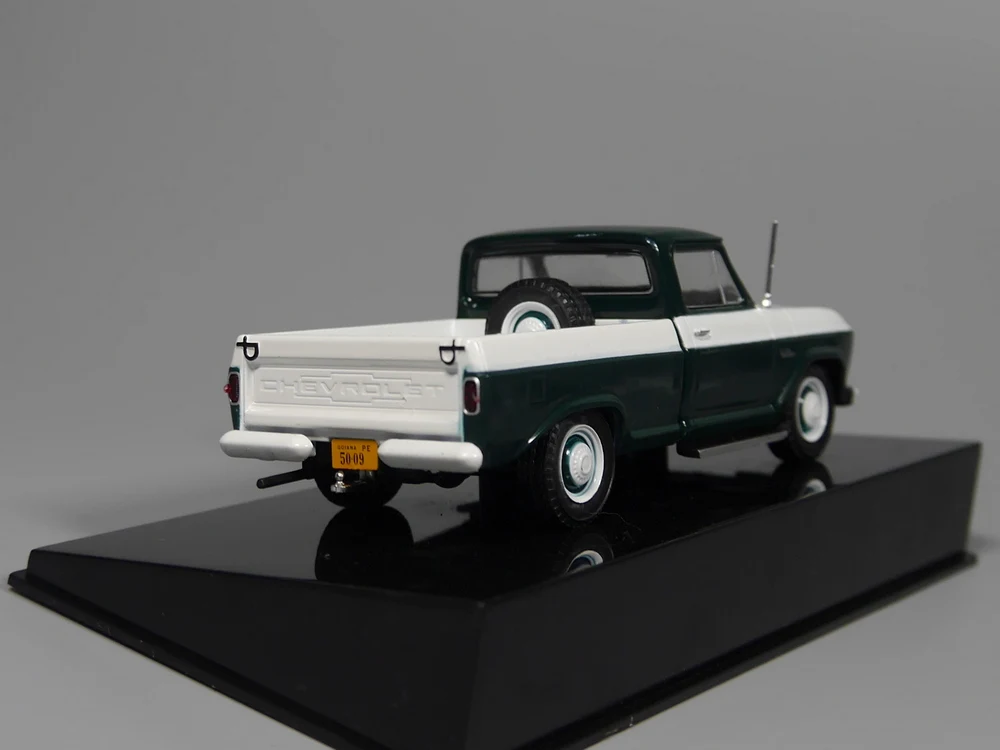 Авто ИНН-ixo 1:43 Шевроле C-14 1964 дикаст модель автомобиля