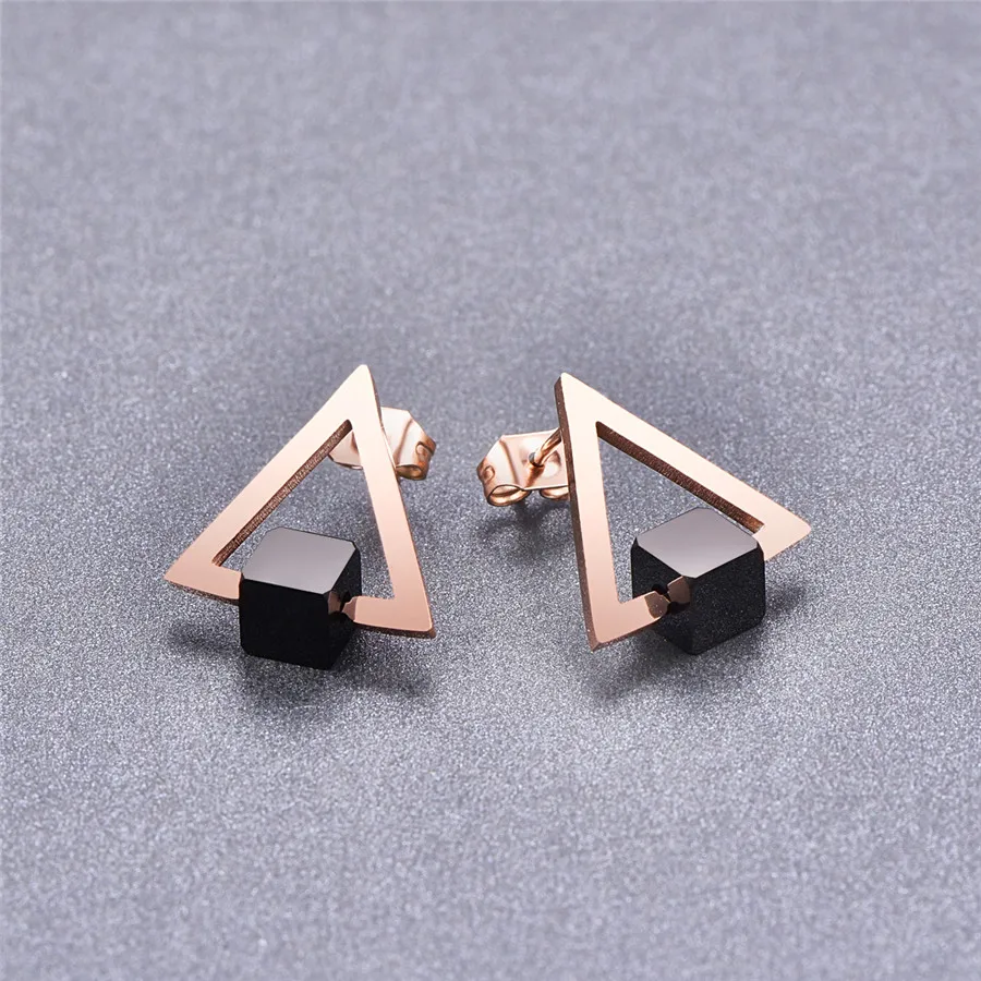 Изысканные серьги Martick из нержавеющей стали 316L с треугольной формой гвоздики в