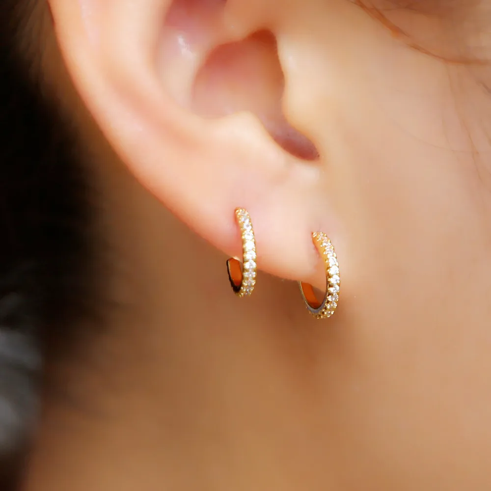 2021 крошечные золотистые полукруглые серьги с фианитами красивые для женщин и