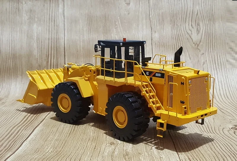 Редкая коллекционная модель из сплава в масштабе 1:35 Liugong CLG 899III колесный