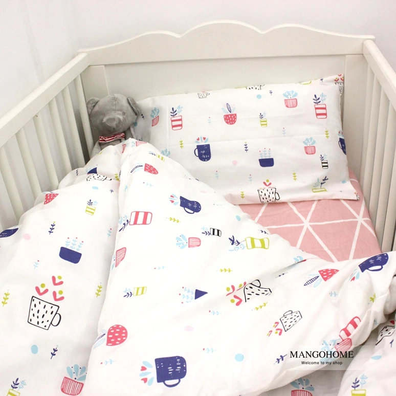 Комплект постельного белья для малышей из 3 предметов пододеяльник простыня
