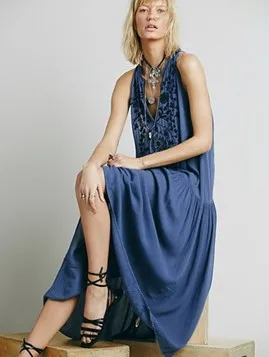 Женское длинное платье с цветочной вышивкой праздничное макси открытой спиной