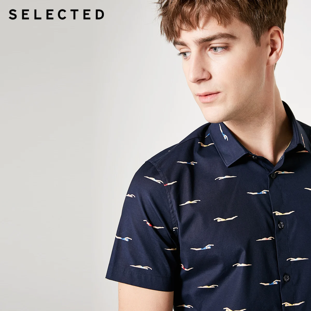 Мужская повседневная красивая летняя рубашка с короткими рукавами цветным