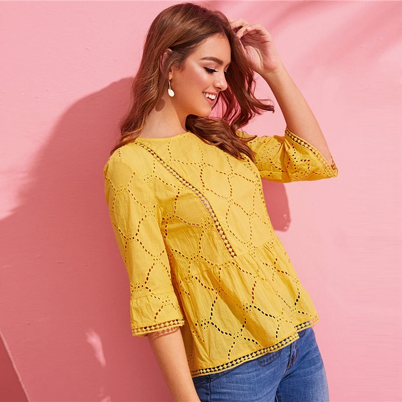 SHEIN, топ с баской на спине, блузка, желтый, бохо, однотонный, кружево, с ушками, вышивка, оборки на подоле, женские летние блузки