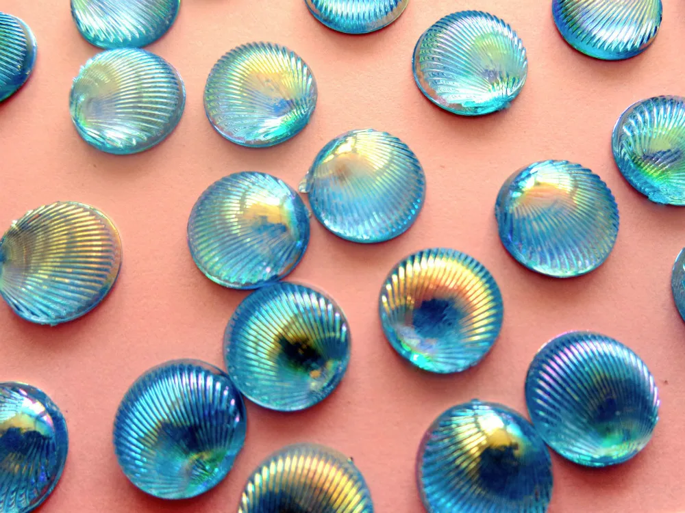 Круглый узор в виде раковины 10 мм светло голубой цвет ab без отверстий акриловый