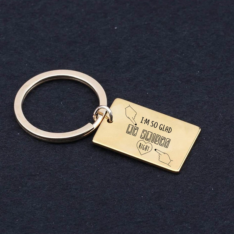 Engraved I'm So Glad We Swiped Right Fashion Keychain For Boyfriend Girlfriend Husband Wife Trendy Gift Lovers' Holder Key Ring |