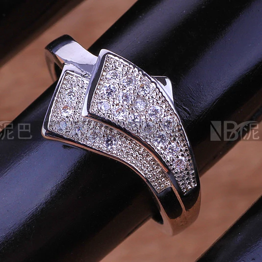 Обручальное кольцо ювелирное изделие с настоящими кристаллами циркония из