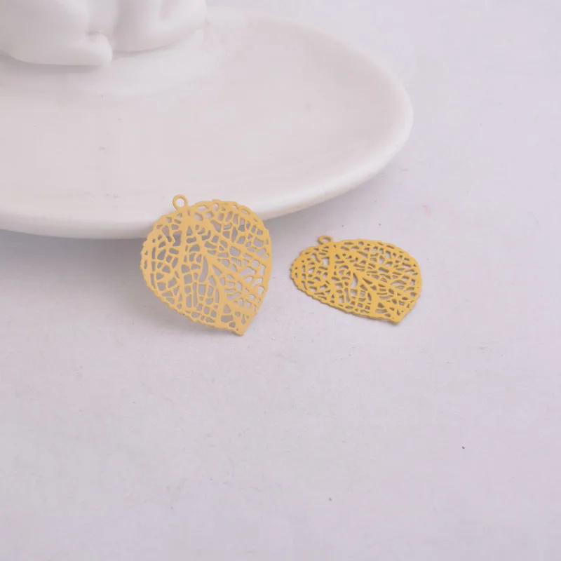 50pcs AC4515 25mm*26mm Leaves Prints Charms Brass Metal Hearts Jewelry Accessories