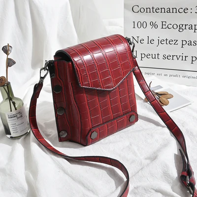 red Новые женские дизайнерские Сумки из искусственной кожи аллигатора с заклепками, сумка на плечо с цепочкой, женская сумка через плечо 330 - Цвет: red