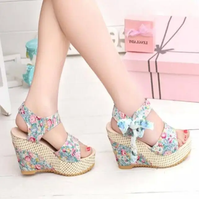 Мода Женщин Сандалии Летние Клинья женские Платформы Кружева Пояса Лук