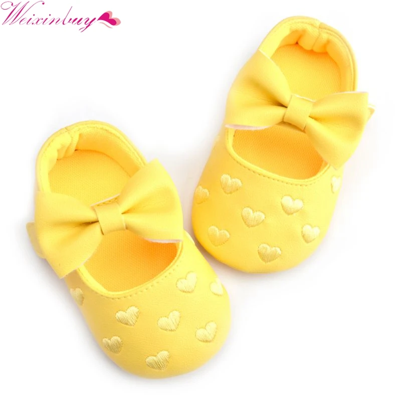 12 цветов Bebe/брендовые Мокасины из искусственной кожи для маленьких мальчиков и девочек мягкая нескользящая обувь с бантом и бахромой обувь для колыбельки