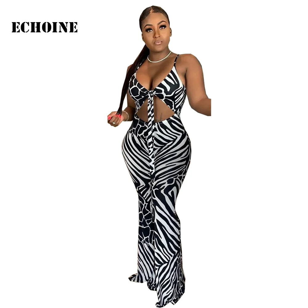 Бюстгальтер на тонких бретельках белый и черный комбинезон в полоску с яркими