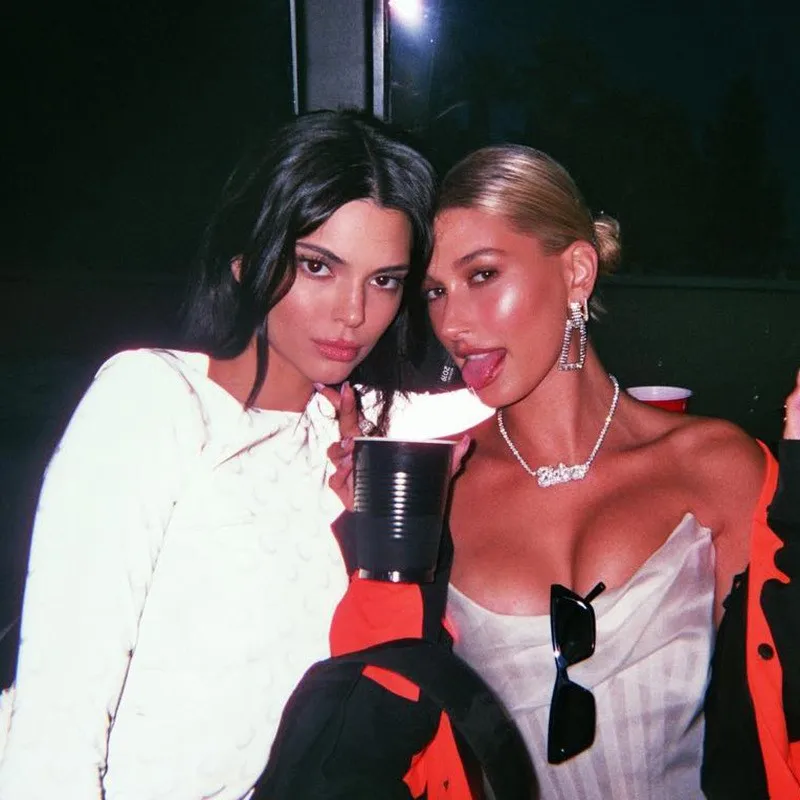 Светоотражающие футболки с принтом и круглым вырезом для женщин уличная одежда