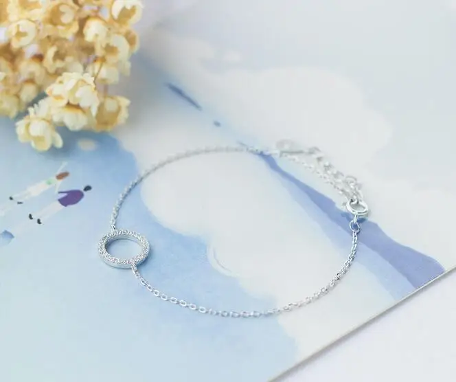 Блестящие настоящие. 925 стерлингового серебра ювелирных изделий прозрачный