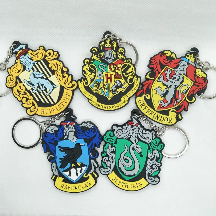 Хогвартс Школа колдовства и волшебства брелок Гриффиндор Hufflepuff Ravenclaw Слизерин Забавный мультфильм ПВХ брелок подарок