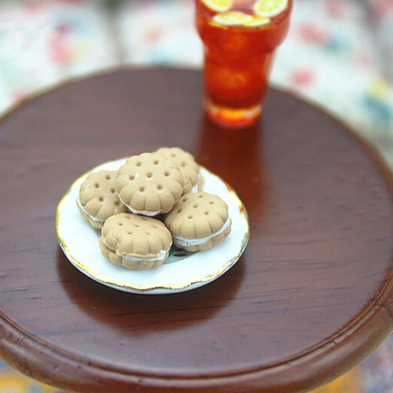 

1/12 Dollhouse Miniature Accessories Sandwich Biscuit Simulation Food Dessert Model Toys for Doll House Furniture Decor 9pcs/lot