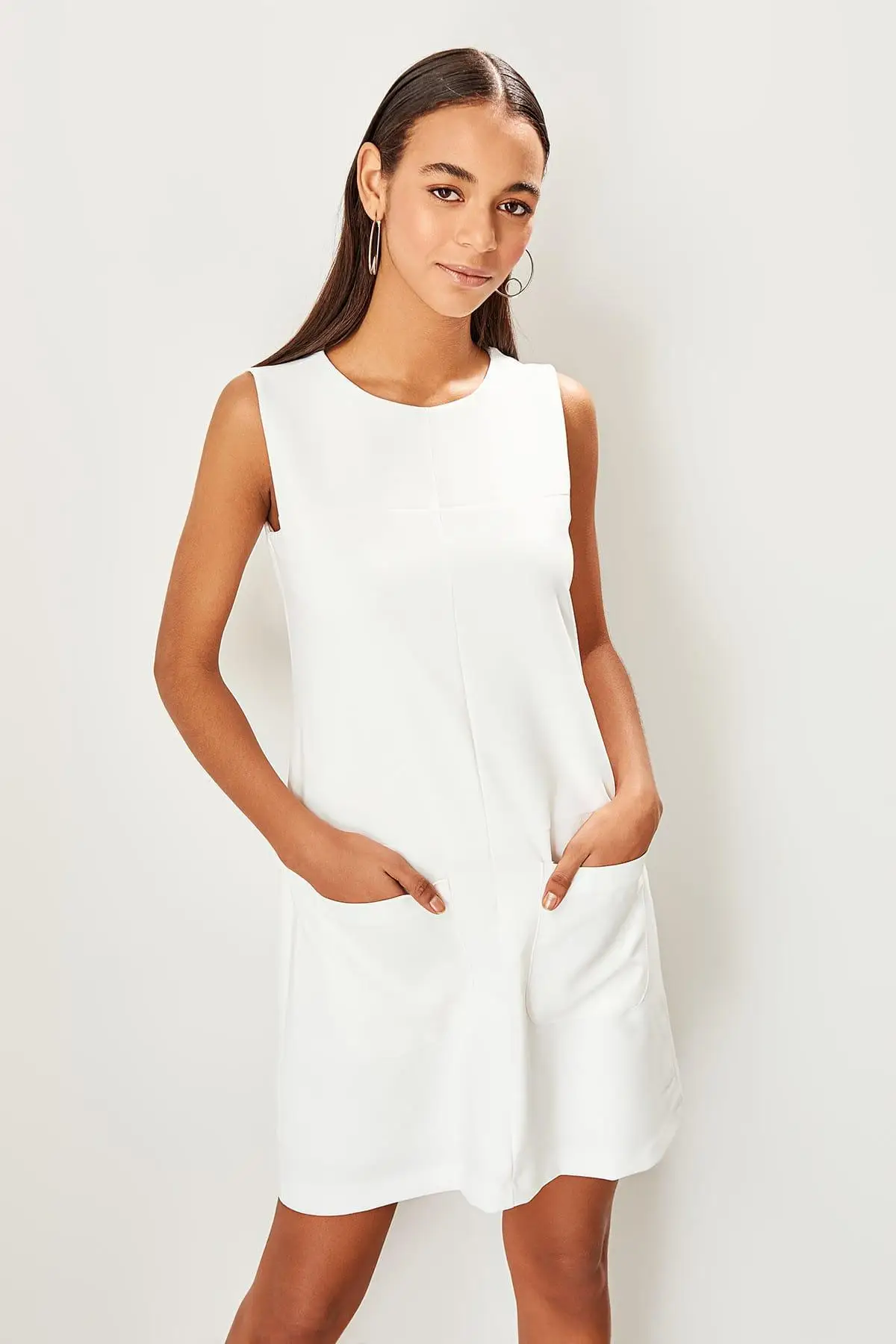 Trendyol Ecru базовое платье TWOSS19AA0066