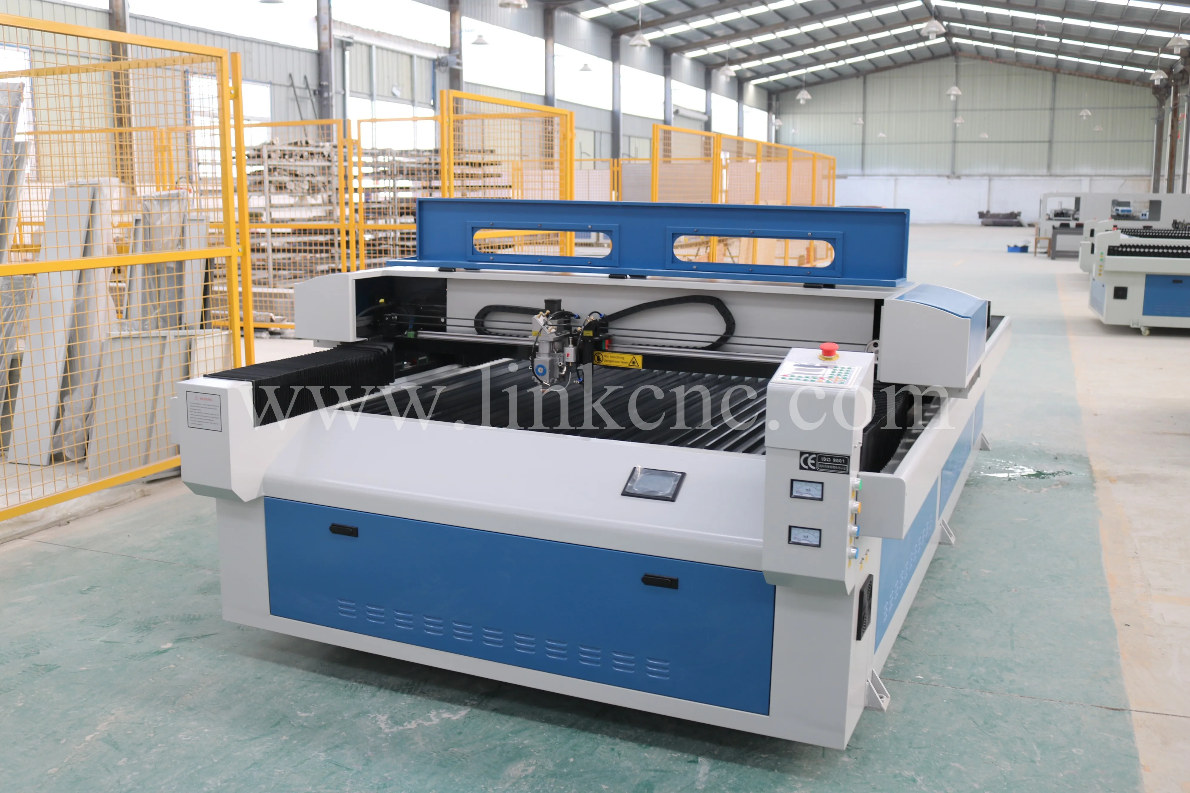 Гибридная Лазерная гравировальная и режущая машина с автоматической подъемной