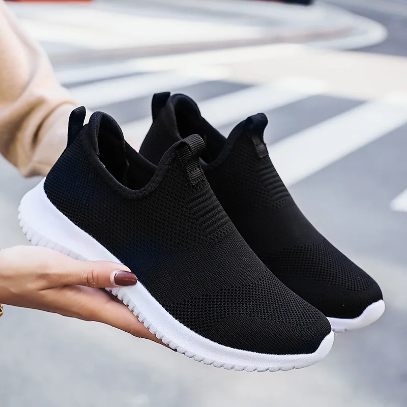 Новая дешевая мужская обувь для бега кроссовки Для мужчин тренды комфортной