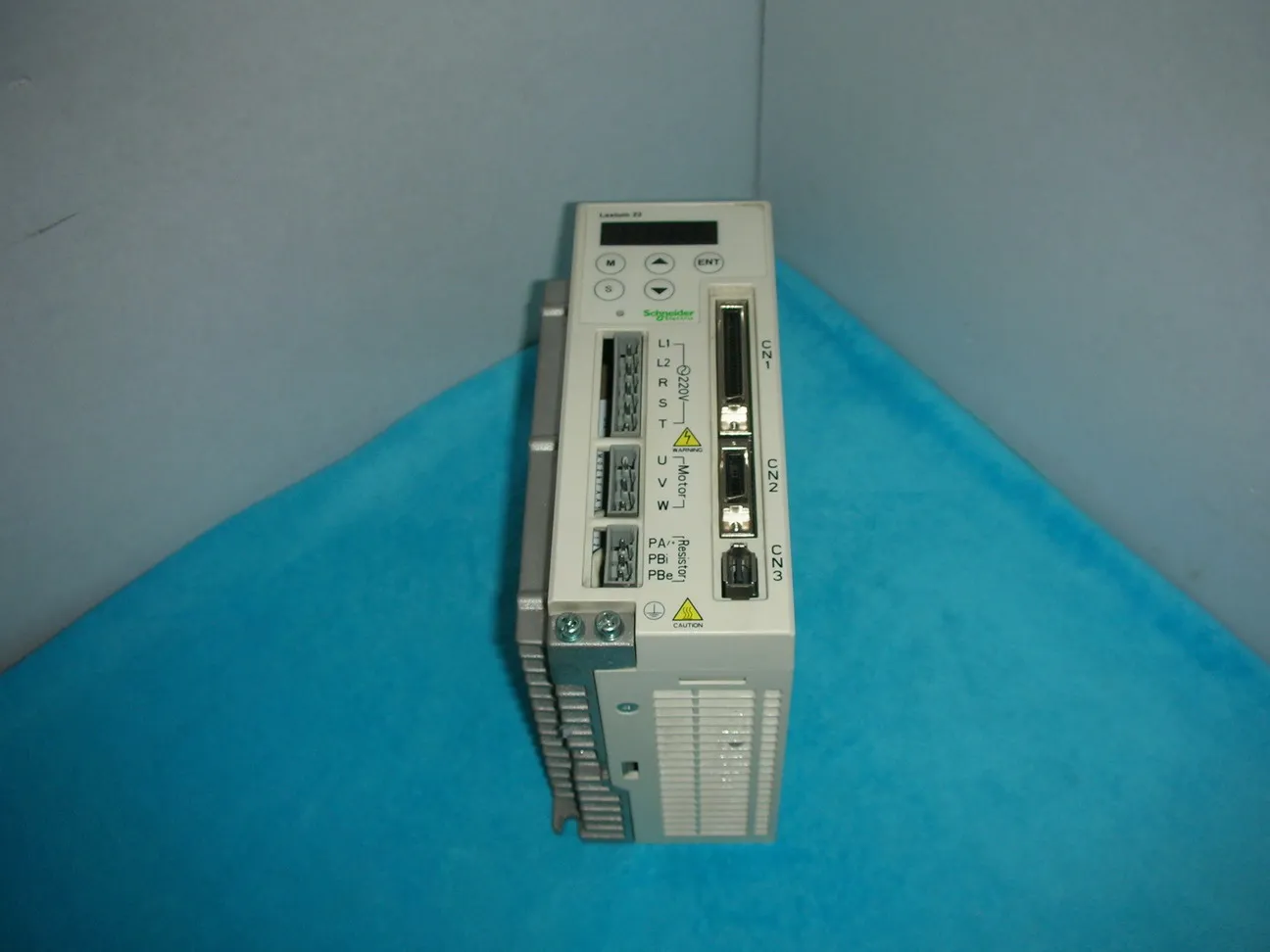 

Schneider 400W LXM23CU04M3X drive