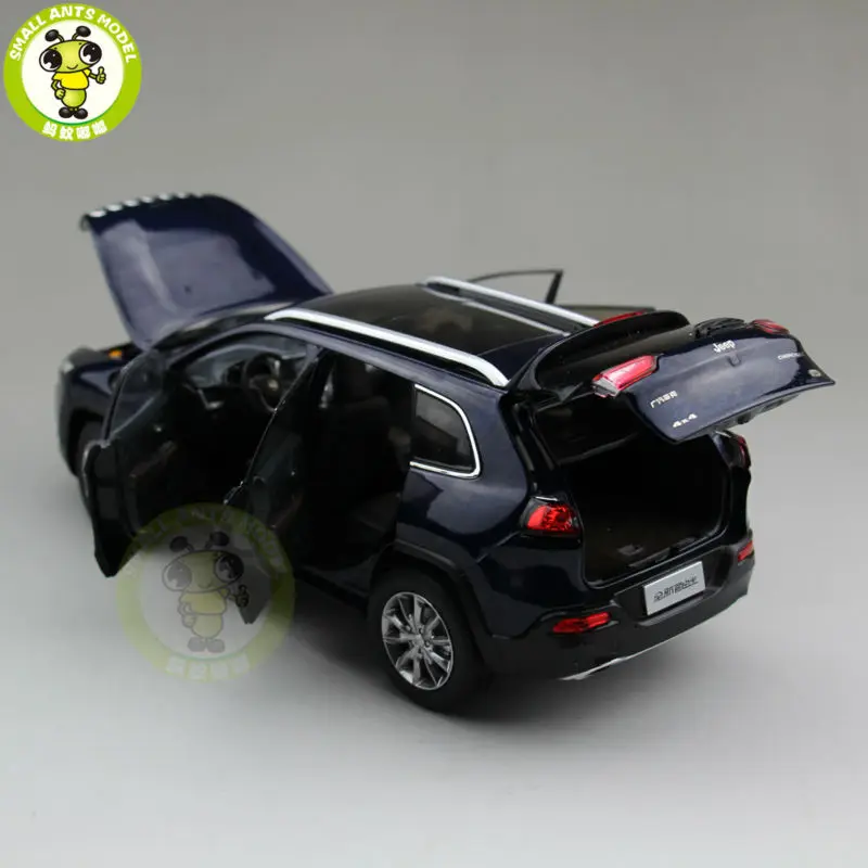 Коллекция коллекционных моделей автомобилей Suv Cherokee 1/18 года выпуска под