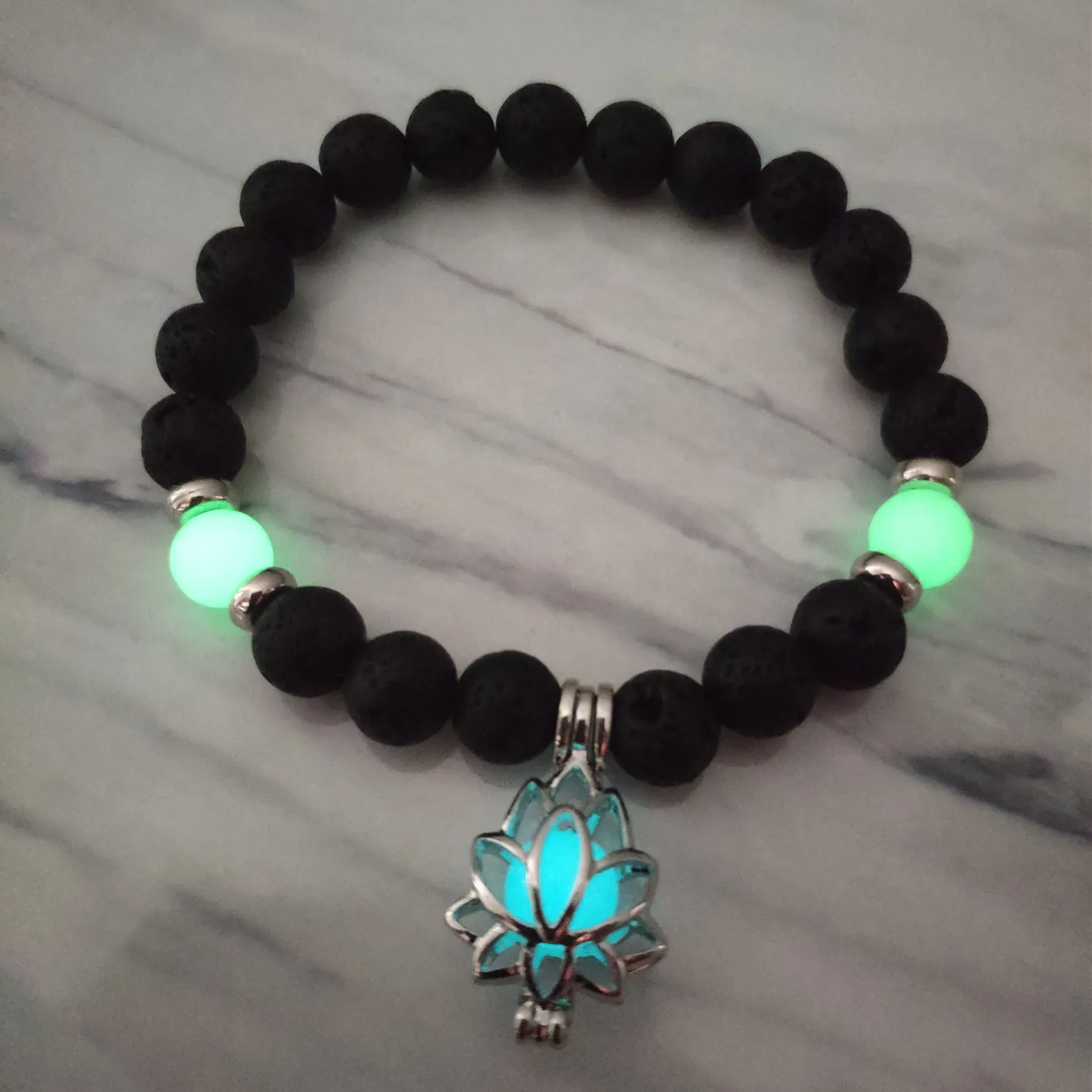 

2020 new lotus luminous bracelet men and women fashion bracelet charm party