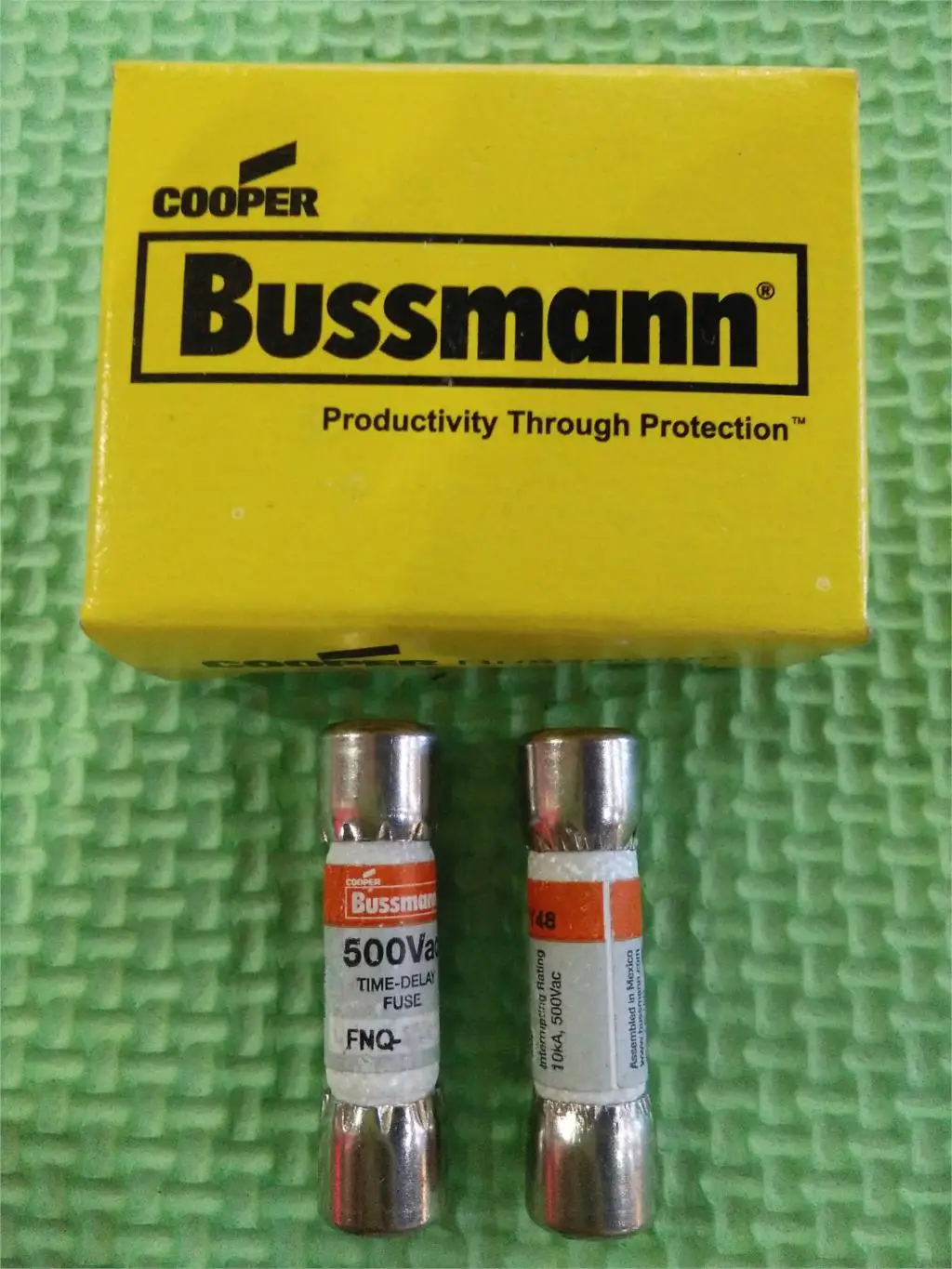 

FNQ-1-1/4 Genuine American BUSSMANN TRON Delayed Fuse/Fuse 1.25A500V