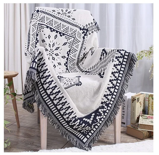 white and navy blue Богемное хлопковое покрывало для дивана, одеяло для стула, полное покрытие, нескользящее одноместное полотенце для дивана, белое геометрическое трикотажное покрывало для дивана 130x180 см - Цвет: white and navy blue