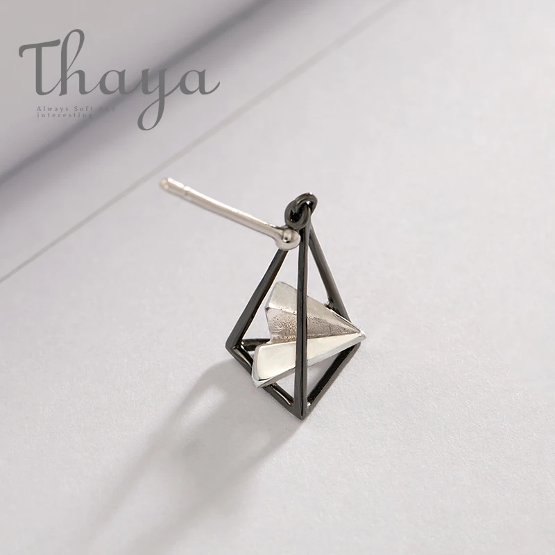 Thaya Бумага серьги самолеты треугольные s925 Серебряные гвоздики для женщин Простой