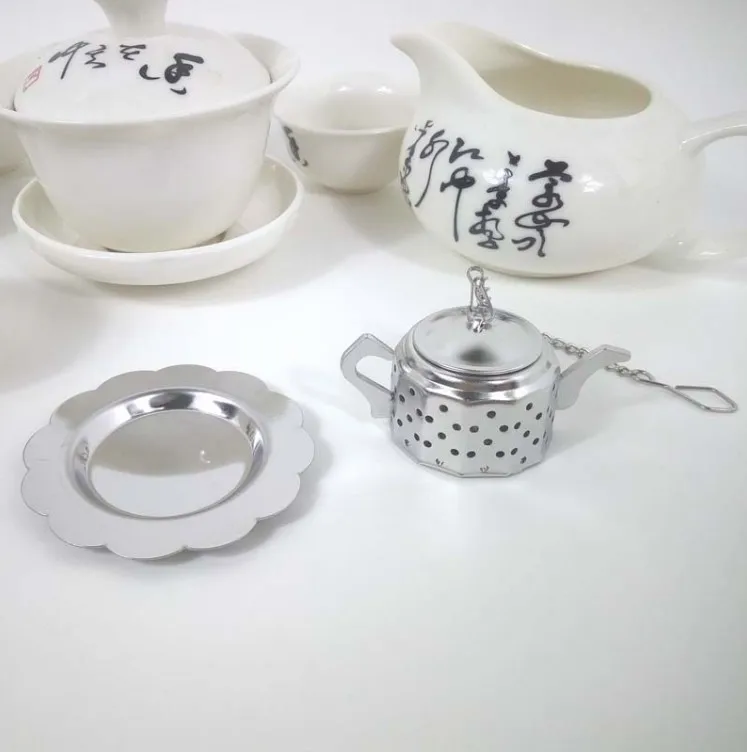 

Ситечко для чая в форме чайника, ситечко из нержавеющей стали для заваривания листьев с подносом, удобные травяные ситечки для специй