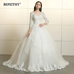 Женское кружевное свадебное платье, винтажное бальное платье со шлейфом и V-образным вырезом, с длинными рукавами, 2021