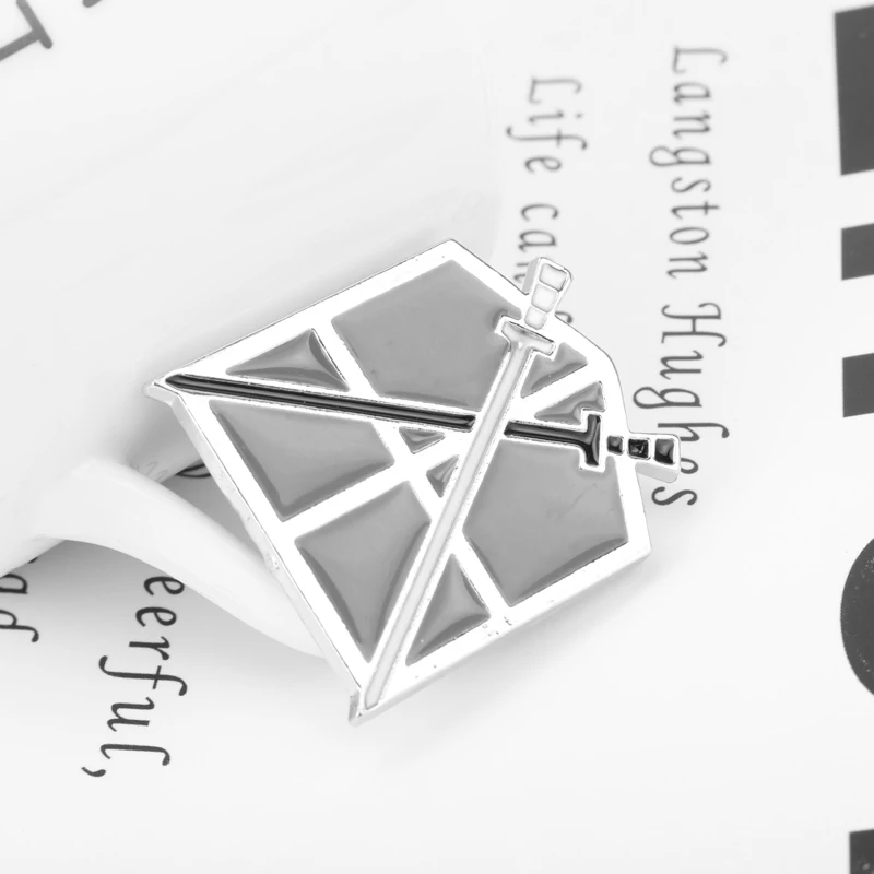 Ювелирные изделия из комиксного аниме фильма атака гигантские Броши Крест Меч