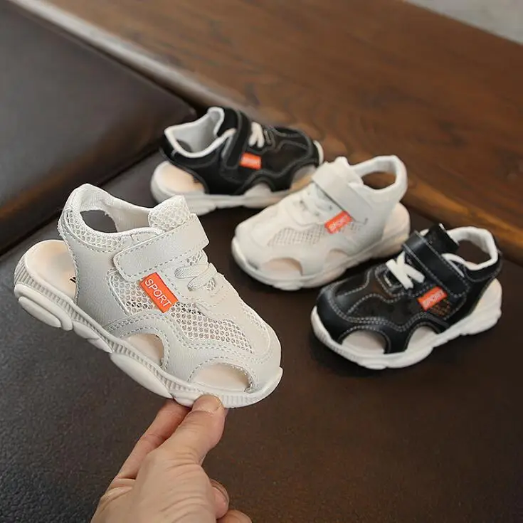 Летняя детская обувь брендовые сандалии из искусственной кожи с закрытым носком