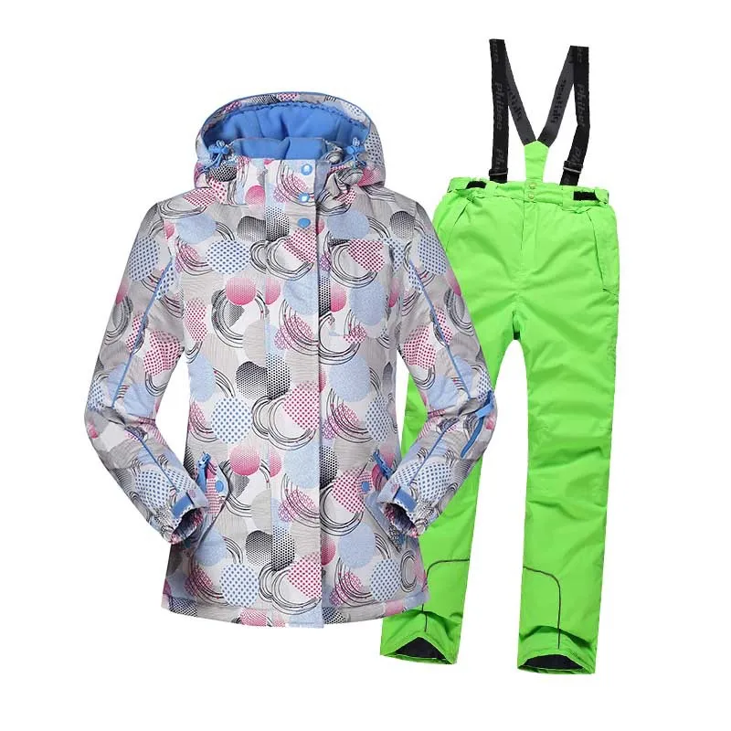 

Skiing & Snowboarding