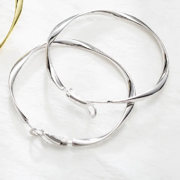 silver Женские серебряные 925 серьги большие серебряные 925 серьги-кольца ювелирные изделия круглый большой поворот гладкие круглые серьги простой стиль уши F698 - Окраска металла: silver
