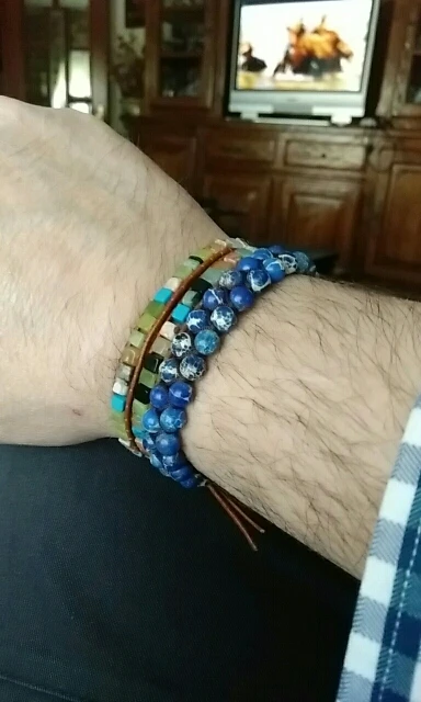 Мужской браслет с натуральными бусинами плетеный для запятстья ручной работы