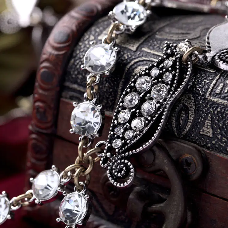 

Carniva Top Sale Floral Leaf Rhinestone Retro Brand Necklaces & Pendants Long Factory Wholesale