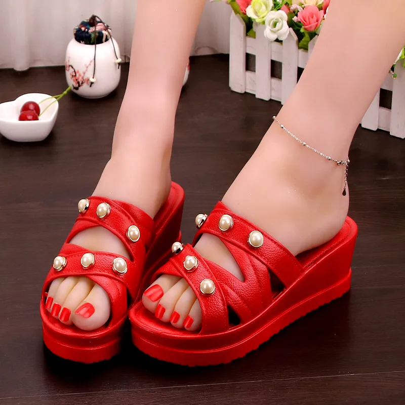 Новая модная женская обувь на платформе Туфли сабо танкетке с жемчужинами в