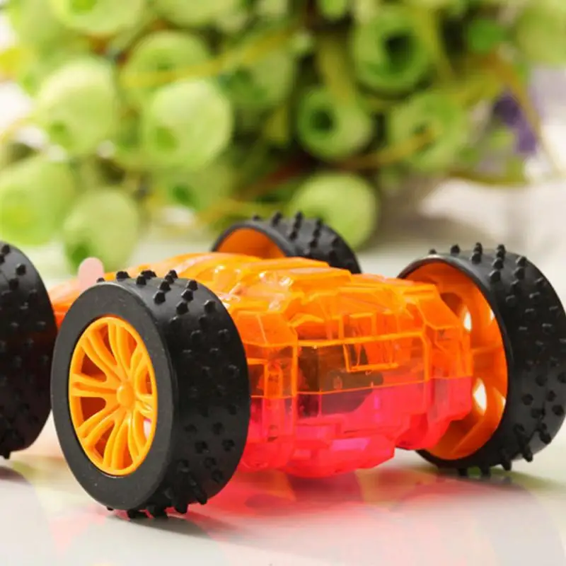 Забавный мигающий светодиодный светильник, автомобиль, 1:35, электрический, холодный цвет, ed, двухсторонний, инерционный, трюковые автомобили, детский подарок, игрушечный автомобиль, случайный цвет