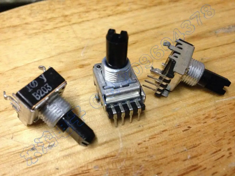 

1pcs Japanese NOBLE RK11 potentiometer B20K 15MM..