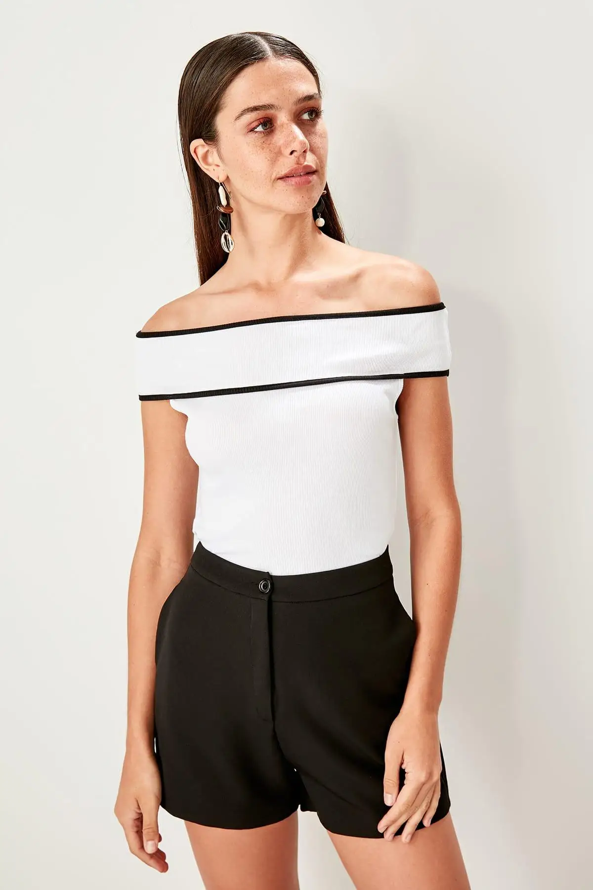 Trendyol белая трикотажная блузка с воротником Carman TWOSS19BZ0231|Блузки| |