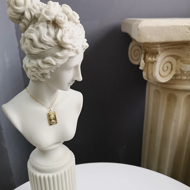 Чокер с кулоном Queen Elizabeth Peri'sBox серебряное ожерелье квадратным золотого цвета