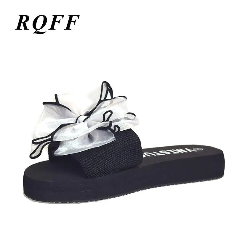 Женские пляжные шлепанцы сезон лето Уличная обувь на танкетке с открытым носком