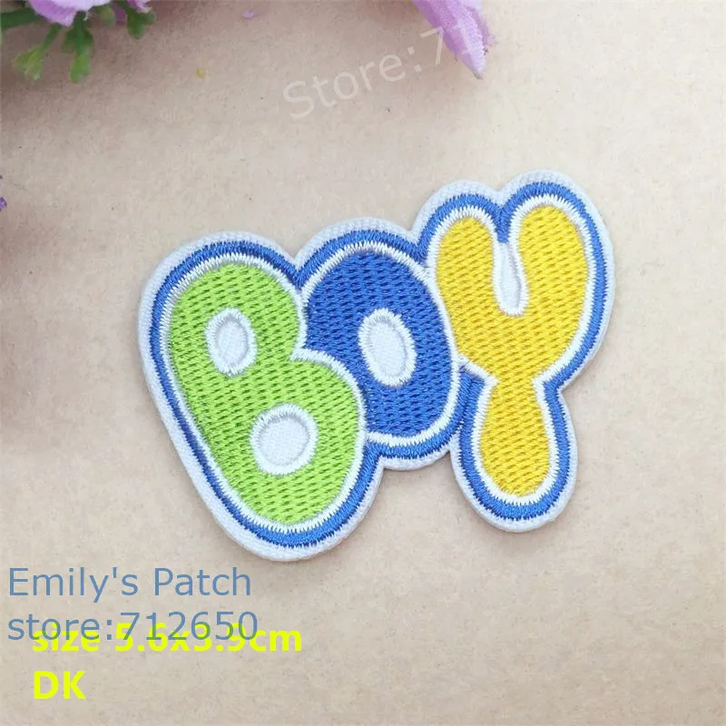 10 шт. бесплатная доставка детская одежда с вышитыми надписями и аппликацией в