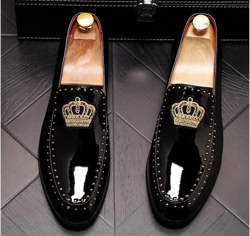 Черный New arrival Men charming glitter embroidery crown flats Dress gentleman Shoes Male Wedding Homecoming Evening Groom Prom shoes - Цвет: Черный
